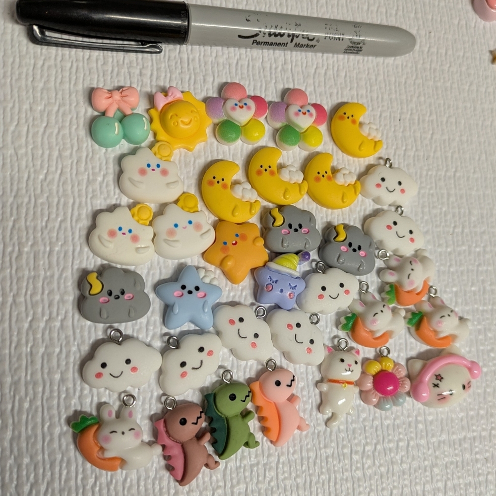 💚4/$10💚 M25 Cute Mixed Charms for Crafts